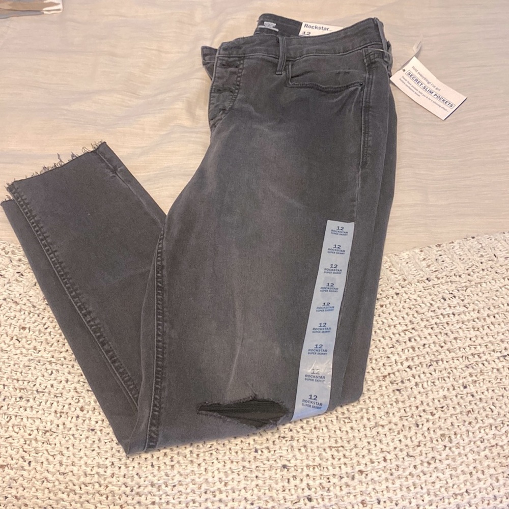 Women's Black Distressed Skinny Jeans